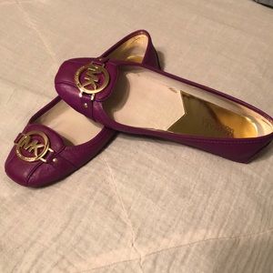 Beautiful pomegranate Michael Kors flats